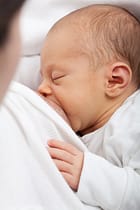 Healthy Benefits Of Breast Milk To The Baby (1)