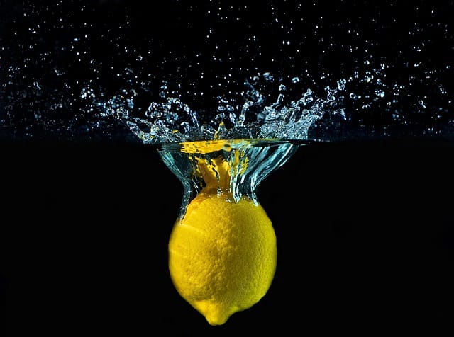 Health Benefits Of Drinking Lemon Water (1)